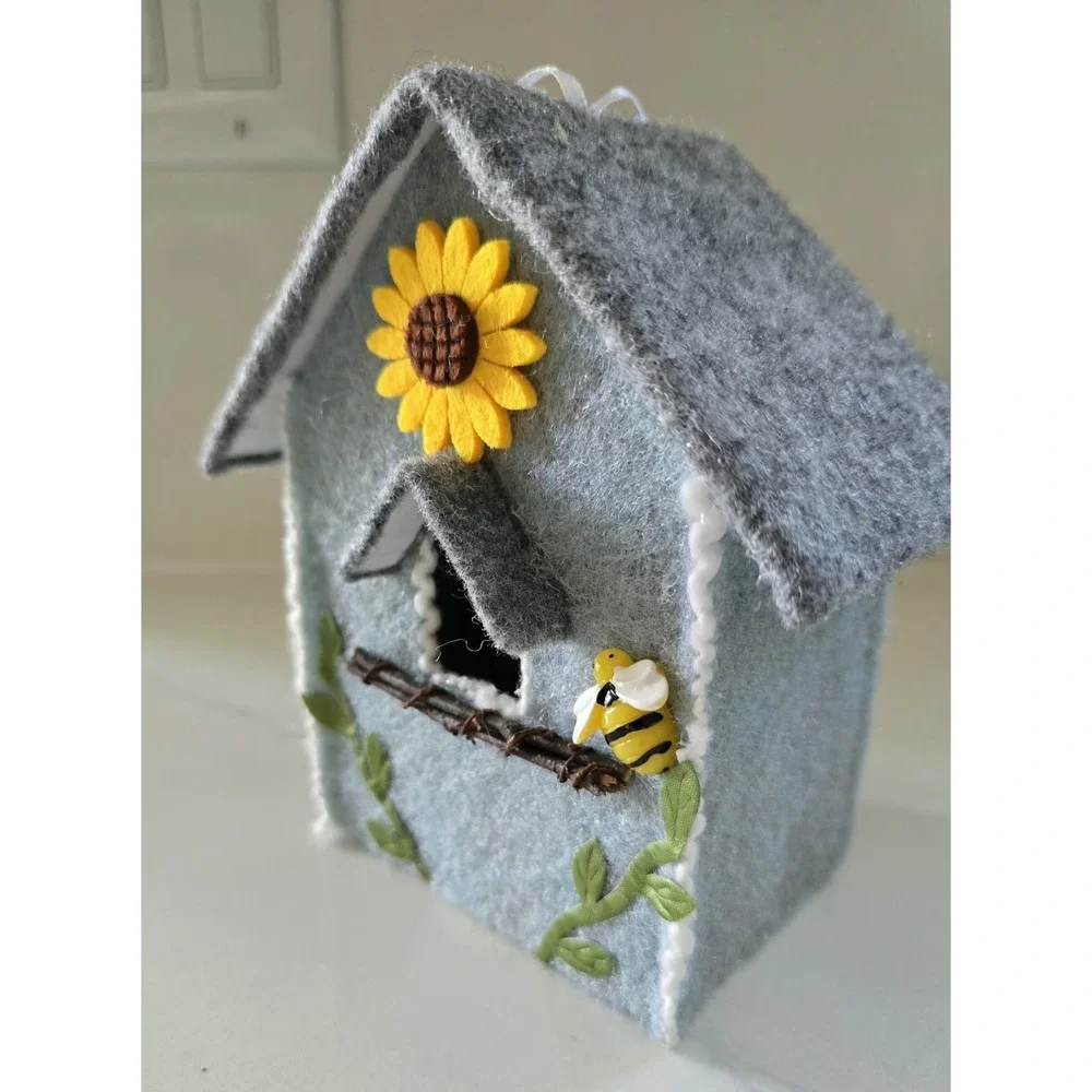 Gerson Company‎ Felt Birdhouse Ornament Blue W Bee 6x5 New With Tag